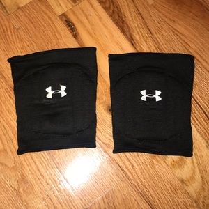 Black volleyball knee pads